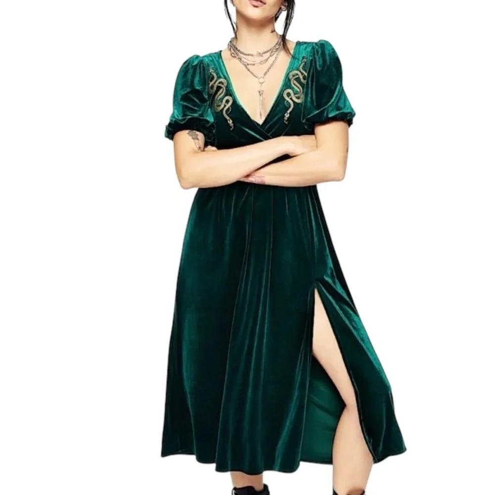 DISTURBIA Zarina Velour Applique Midi Wrap Dress Emerald Green NWT - Picture 1 of 12